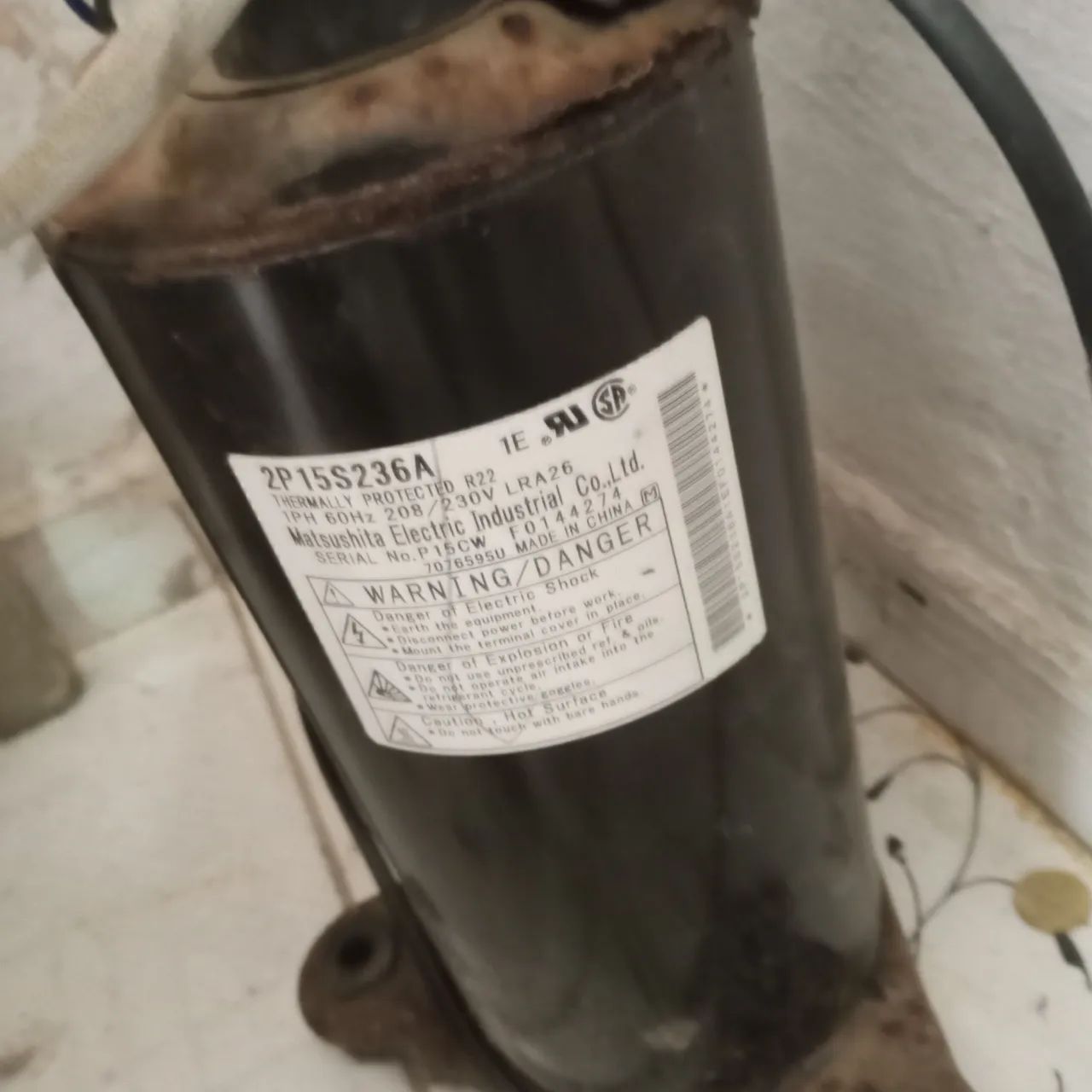 Vendo motor de ar-condicionado funcionando perfeitamente 