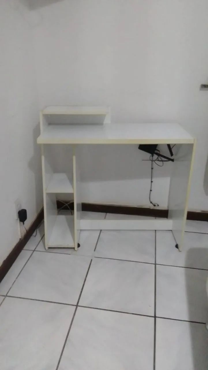 Escrevaninha usada