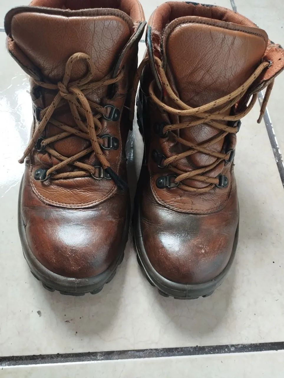 Bota de segurança original em couro legítimo número 42  - Foto 3