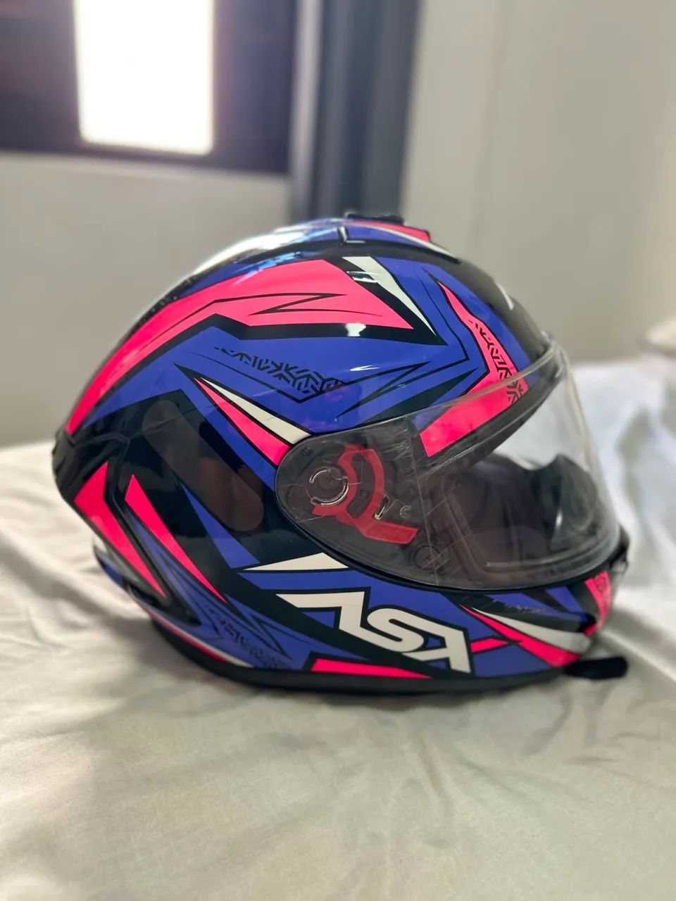 Capacete ASX conservado demais