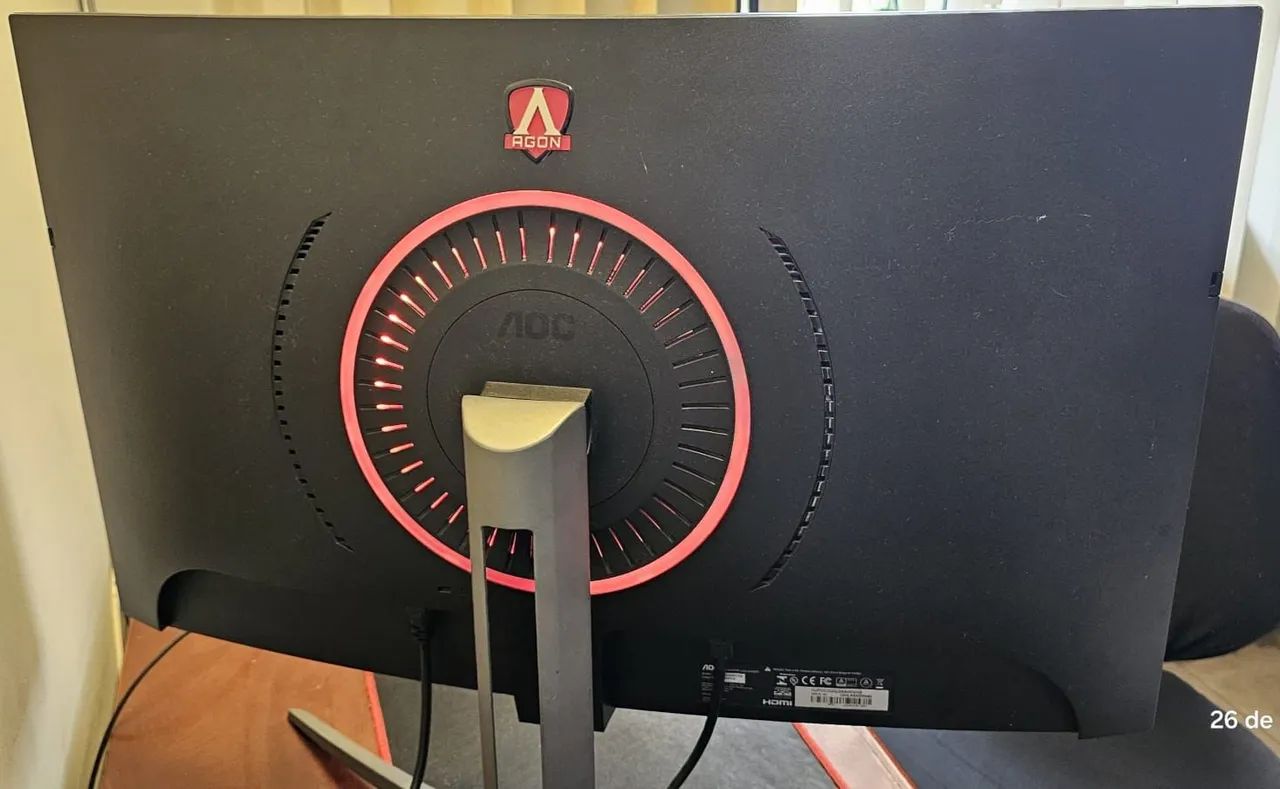 Monitor AOC 32" tela curva trincada 