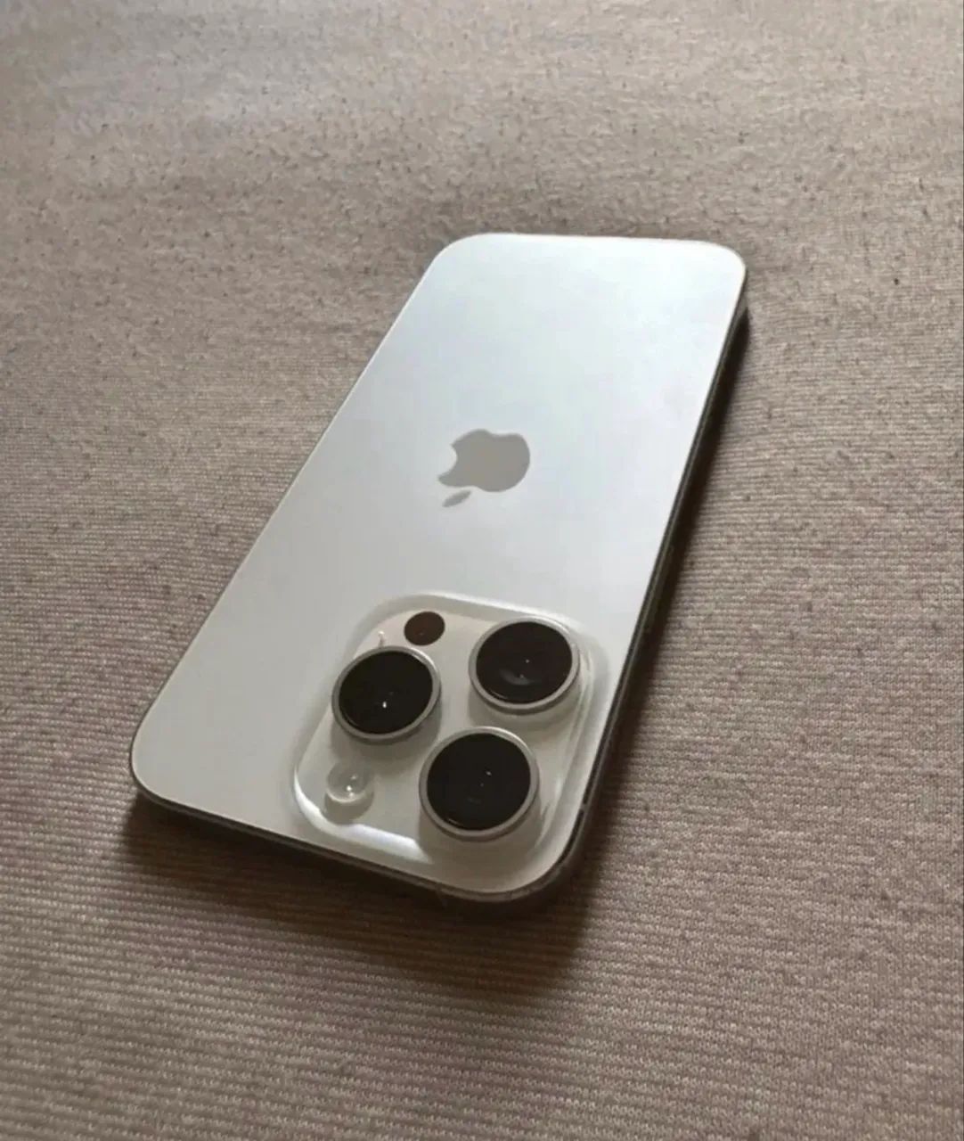 IPHONE 15 PRO  - Foto 2