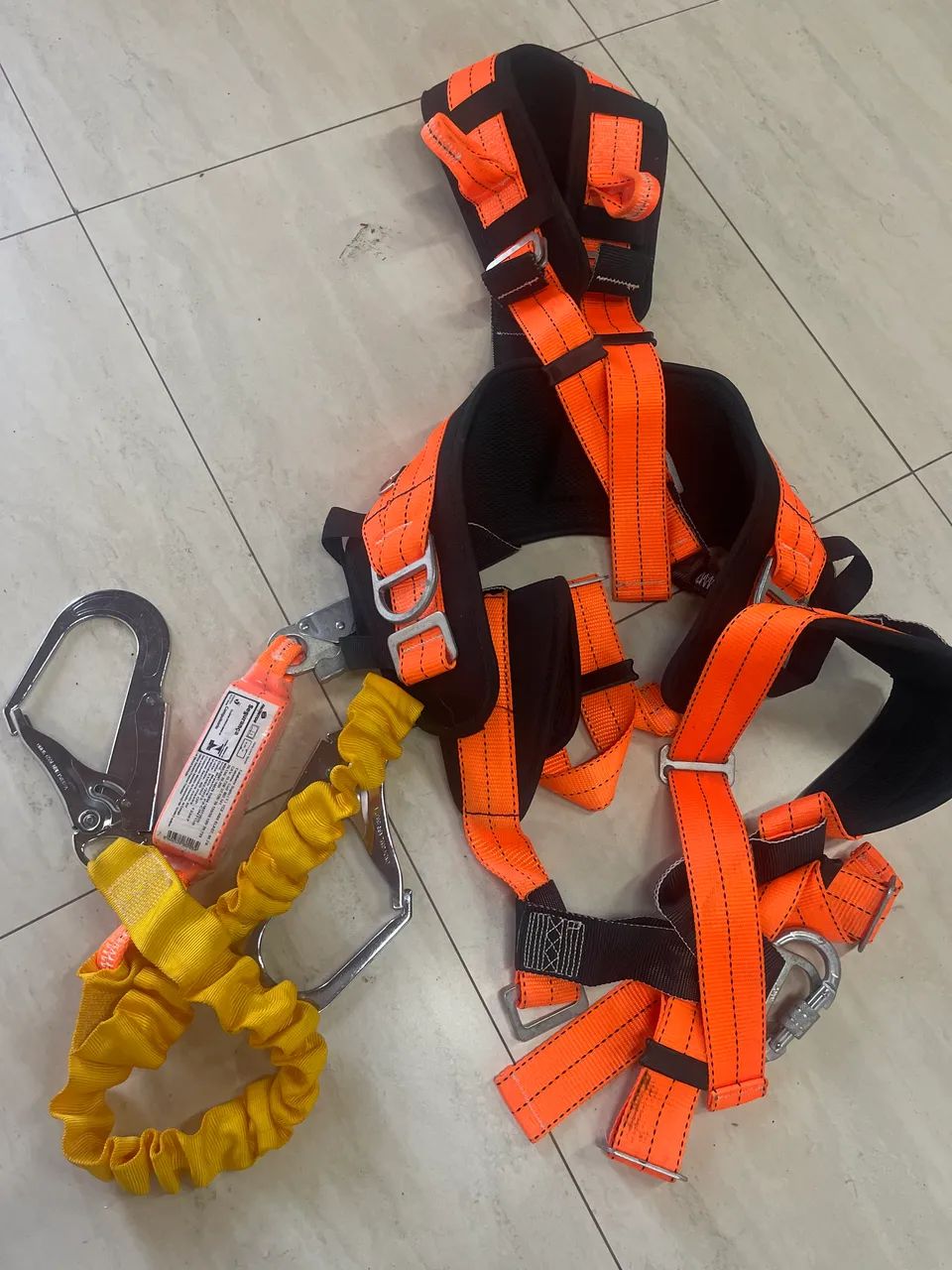 Cinto de segurança para trabalho em altura, tipo pára-quedista