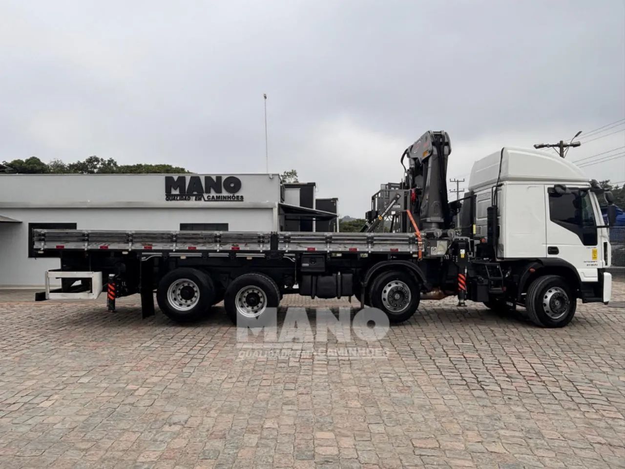 IVECO TECTOR  8X2 (Munck) - Foto 2