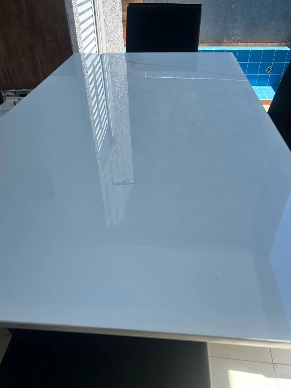 Vendo Mesa tampo vidro com 06 cadeiras 