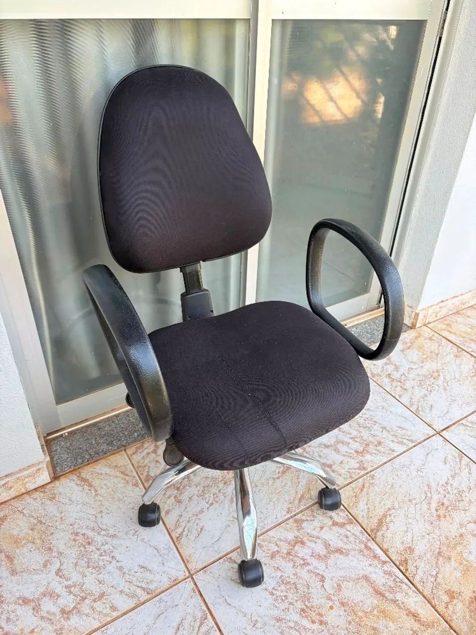 VENDO CADEIRA DE ESCRITÓRIO 
