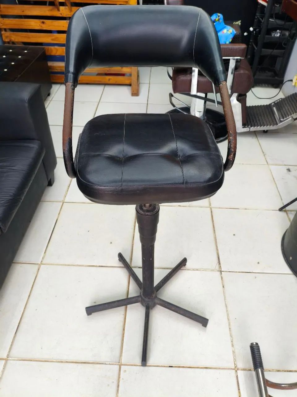 Vendo móveis de barbearia e cadeiras  - Foto 5