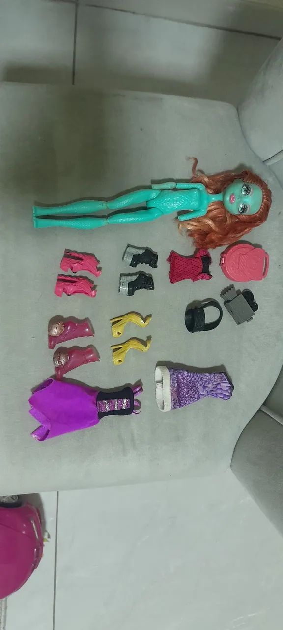 [RESERVADO] SUCATA boneca Lorna Monster High e acessórios 
