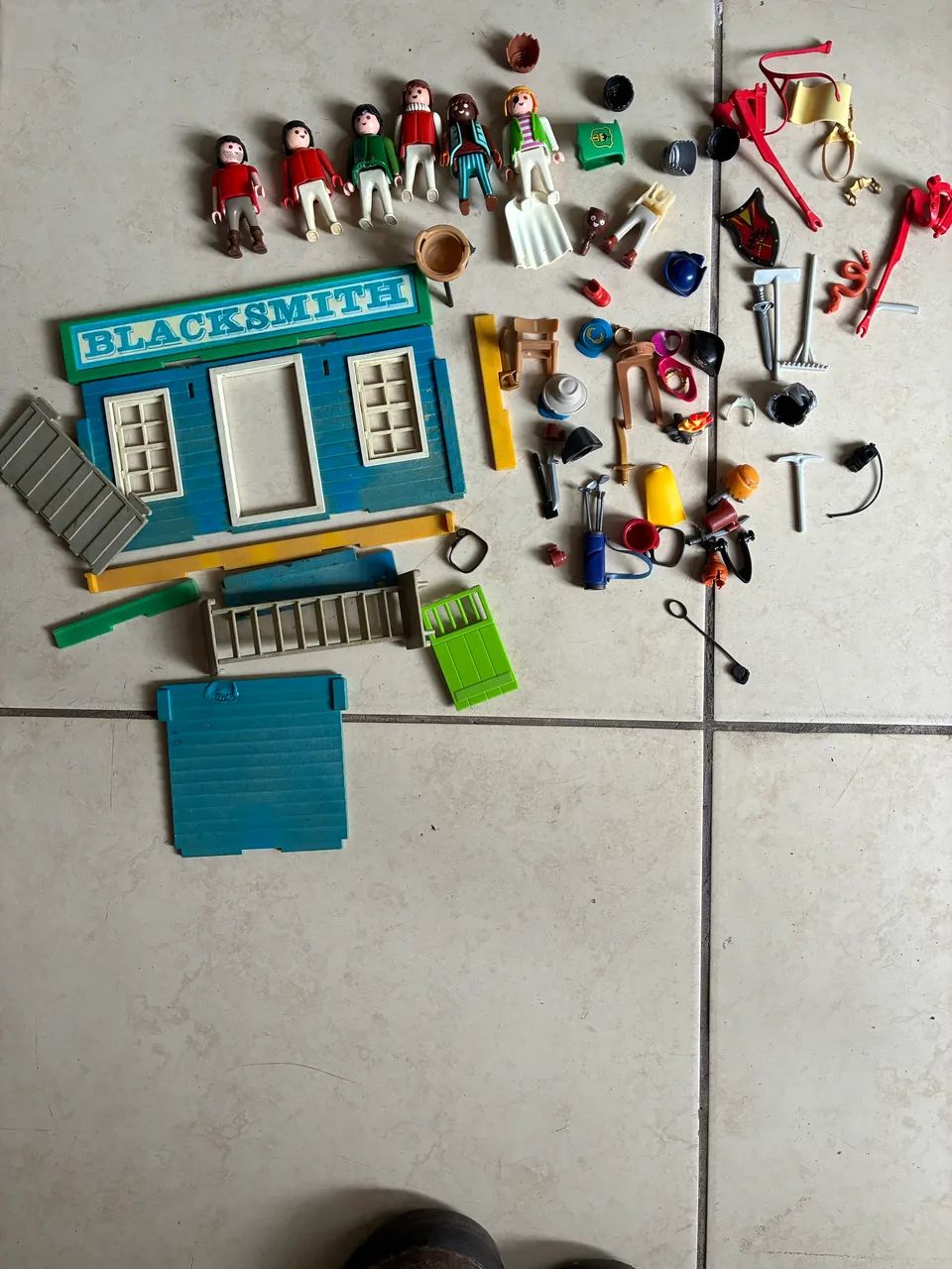 Lote Playmobil diversos e acessórios  - Foto 2