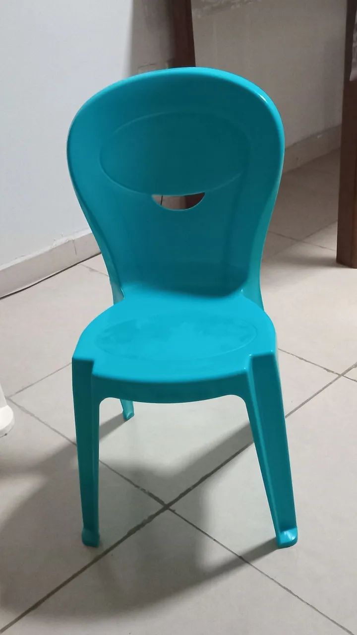 Cadeira e mesa infantil 
