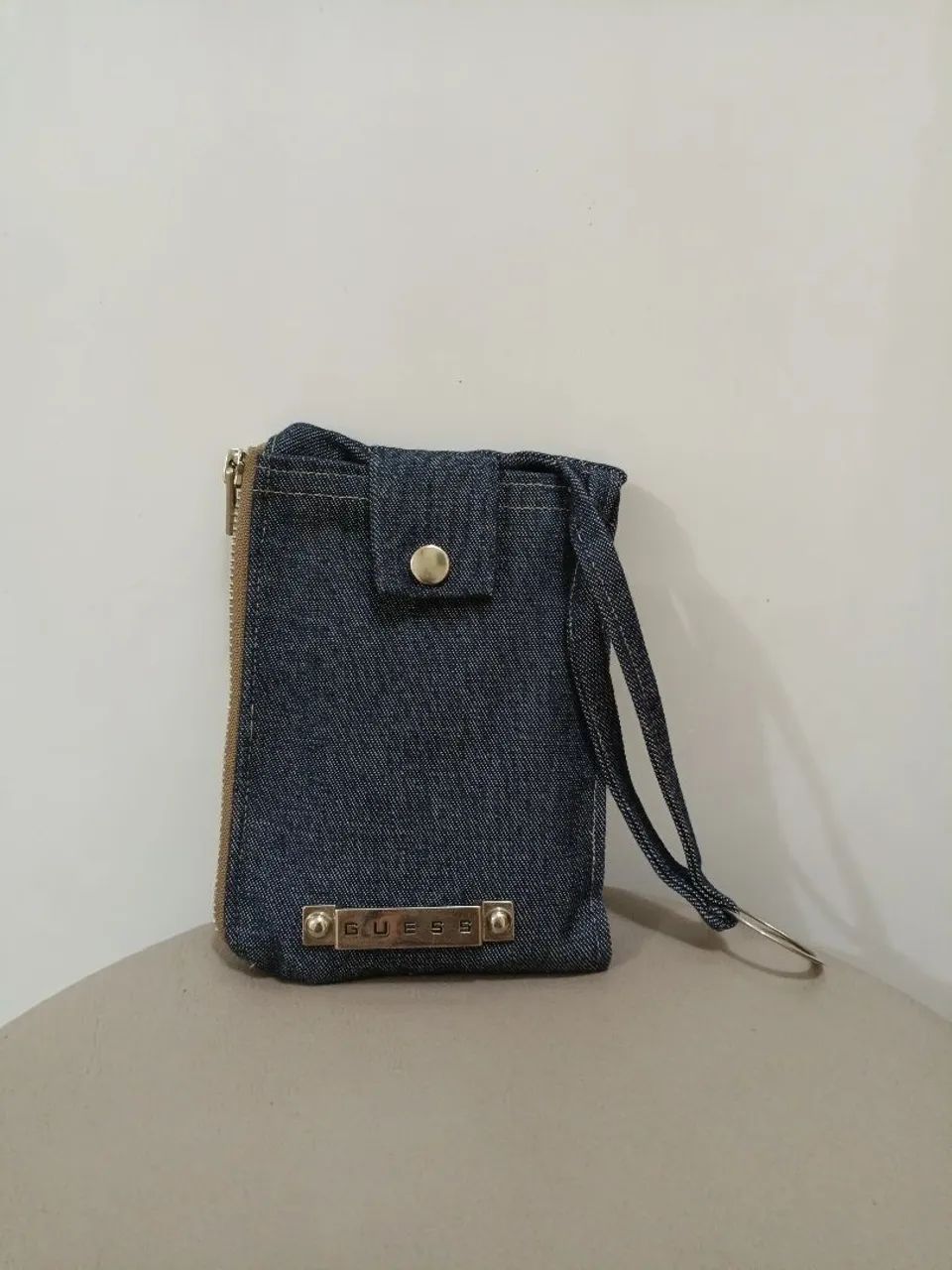 Porta celular jeans guess 