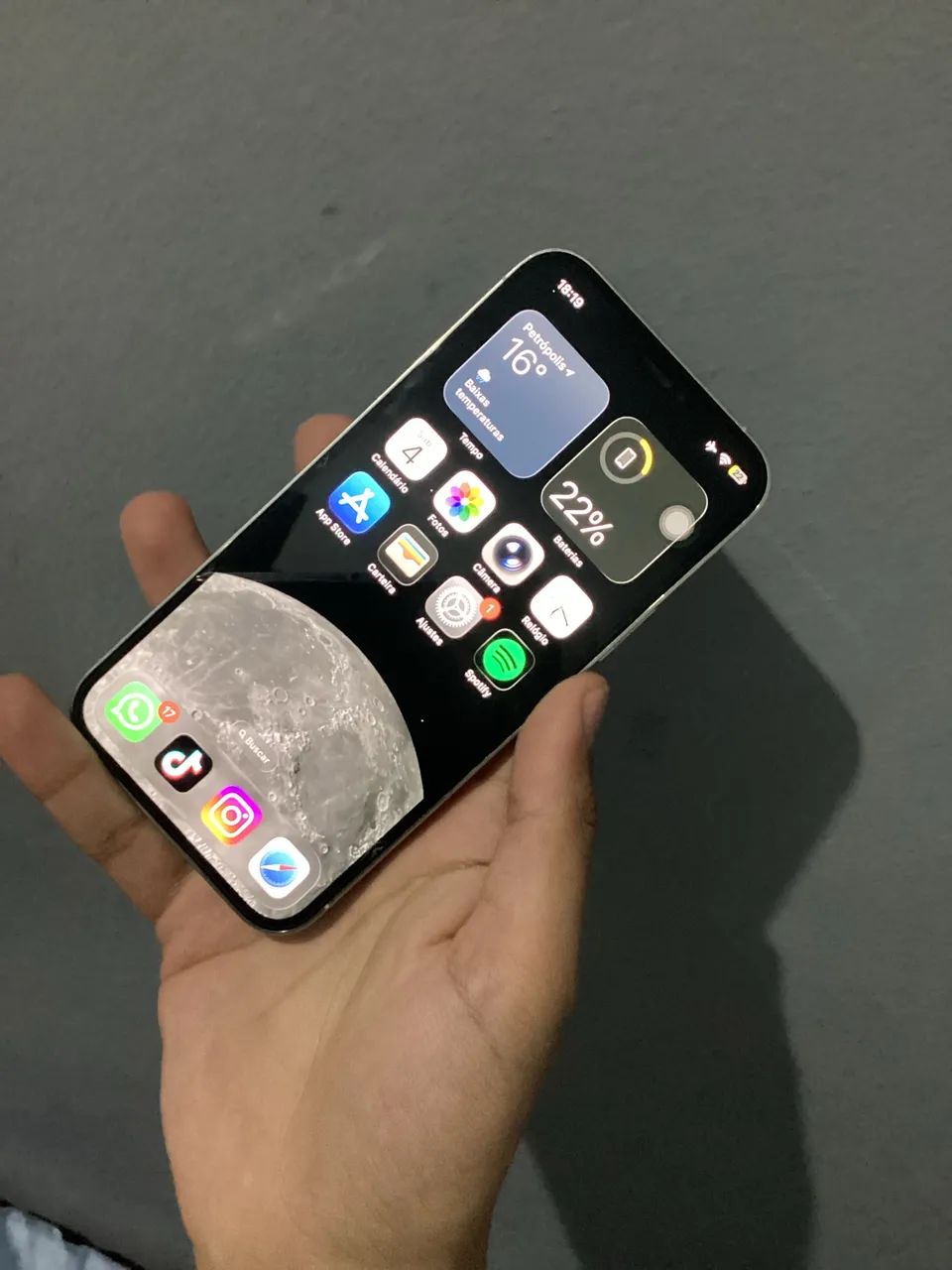 iPhone 12 Pro 128GB- braço com prata- ótimo estado - Foto 2