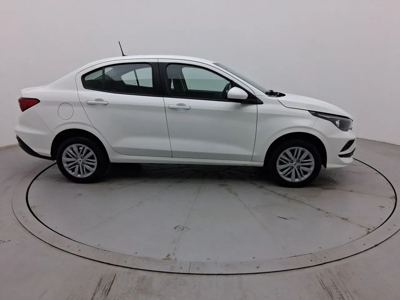 Fiat Cronos 1.0 6V Flex, foto 6 de 18