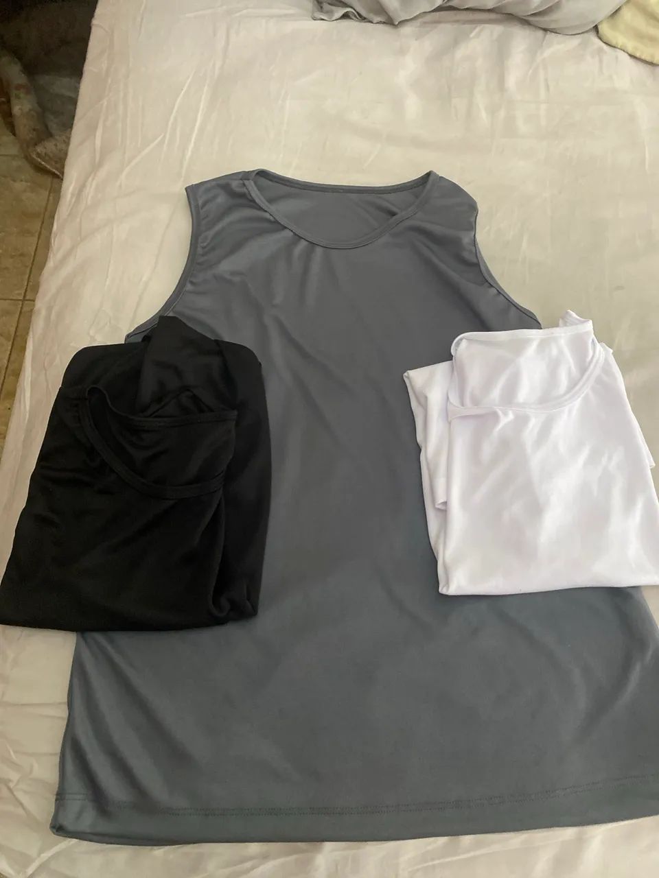 03 Camisetas Regatas dry fit M ( cores variadas ) 