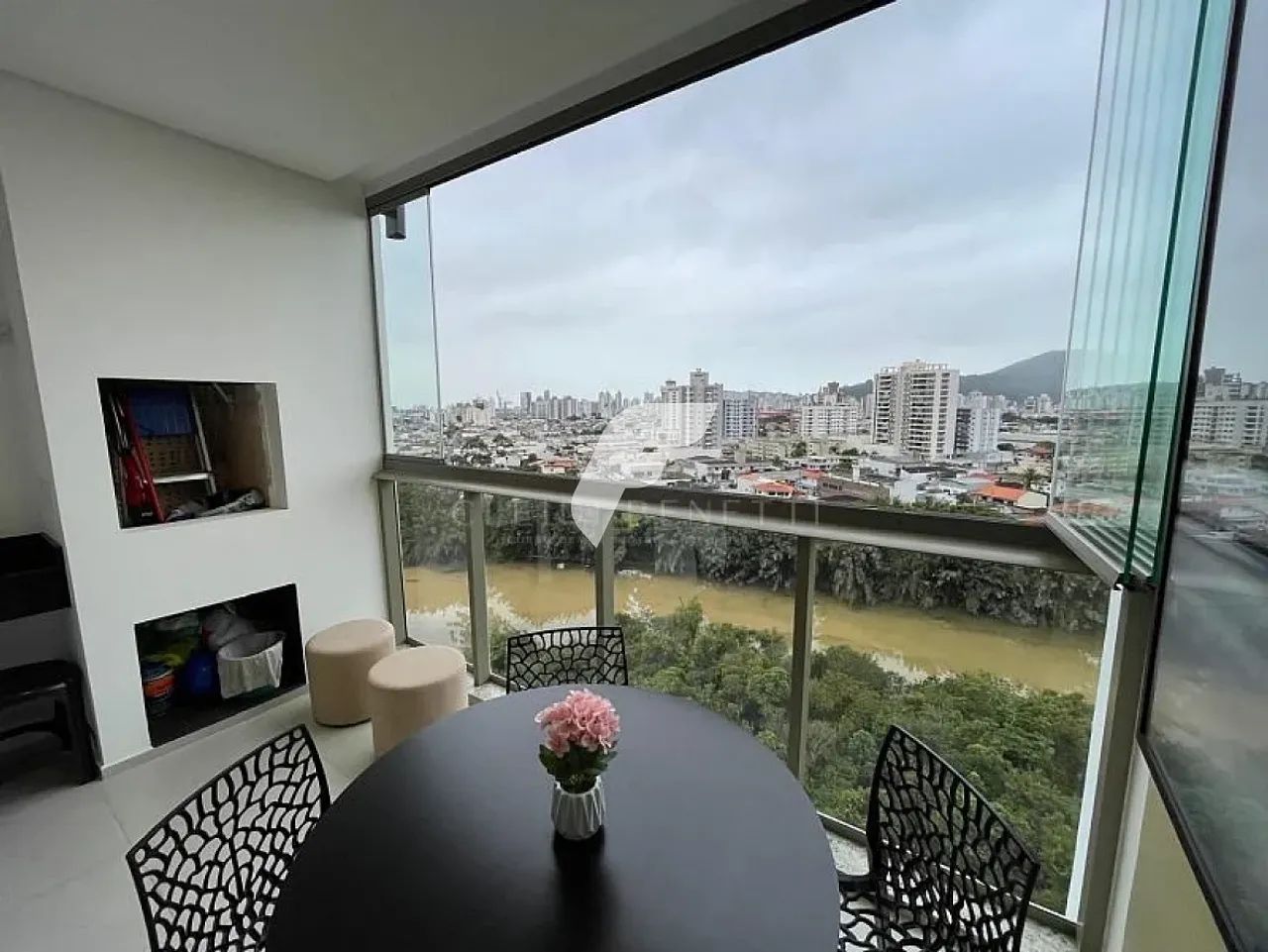 Apartamento pronto para morar com 2 quartos, 1 banheiro e 1 vaga!