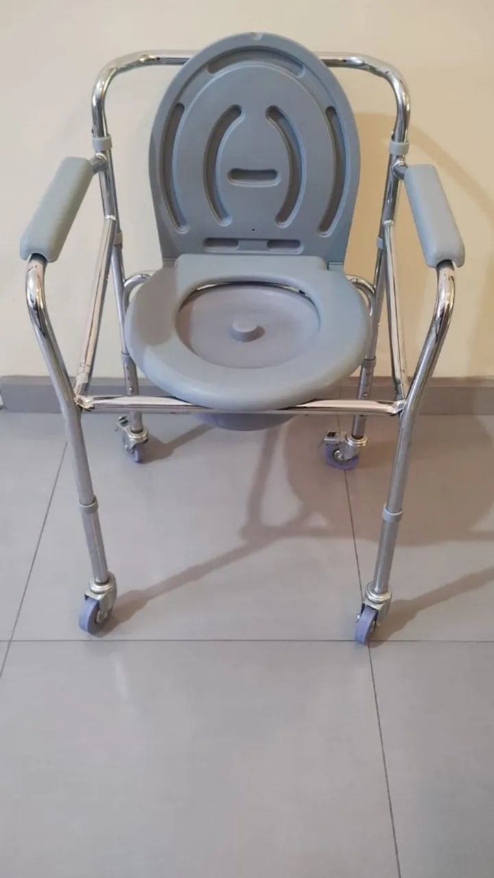 Cadeira de banho com coletor