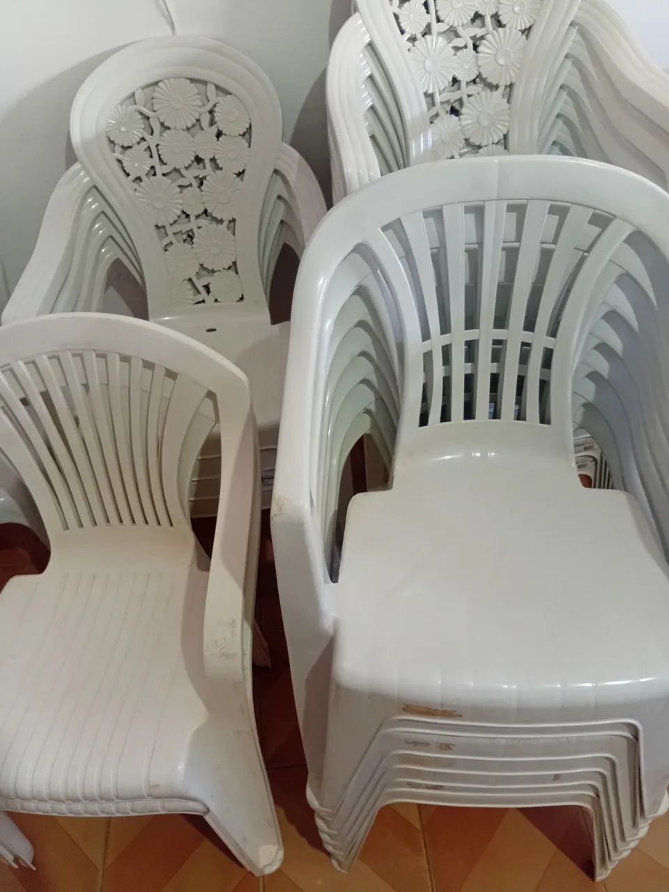 Cadeiras de plástico semi novas - Foto 2