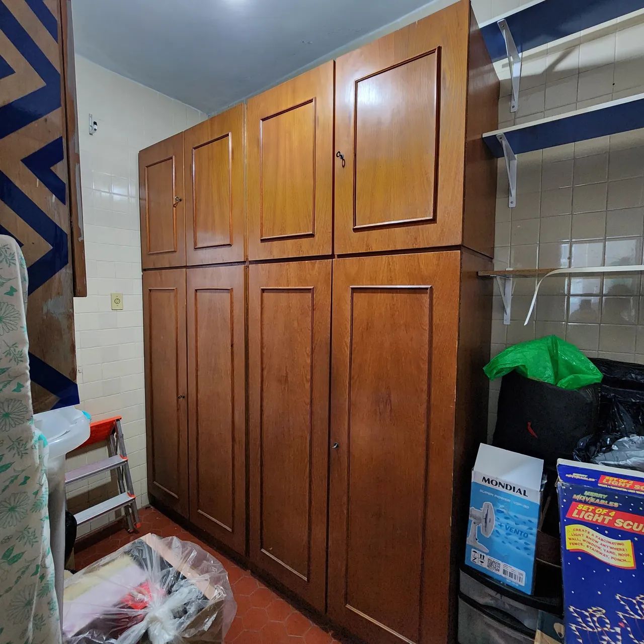 Armário em madeira 4 portas - Foto 5