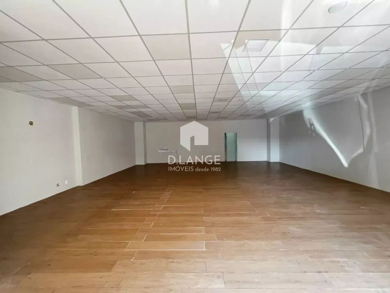 Salão comercial para alugar no bairro Vila Nova em Campinas - SP - Foto 2