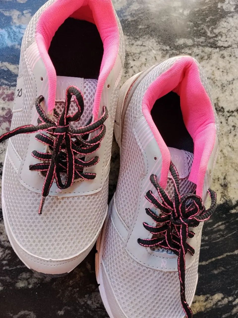 Tênis feminino 35/36 - Foto 2