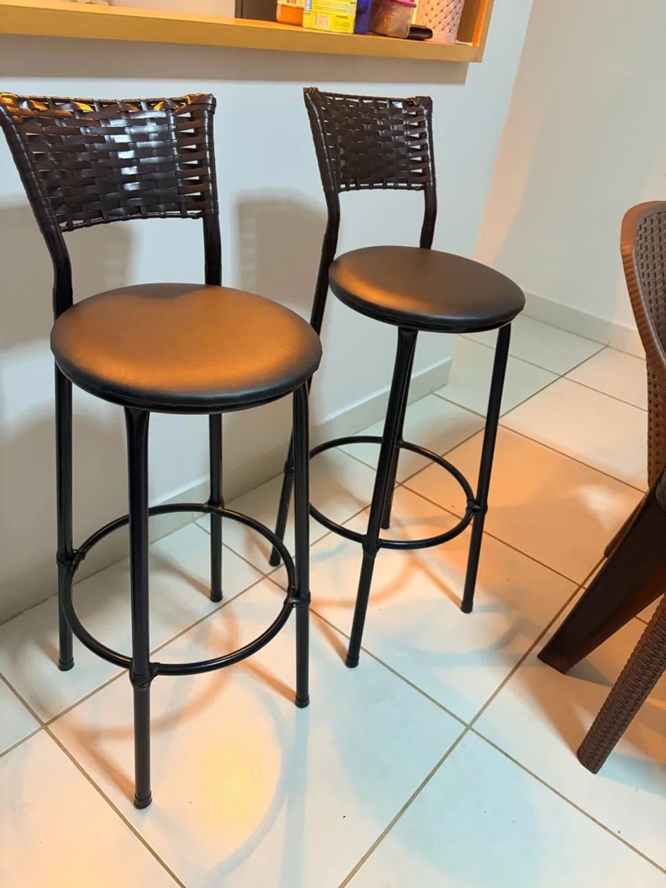 Kit com 2 banquetas - Foto 3