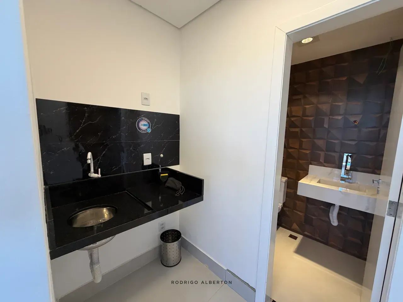 Sala Comercial, Climatizada, com divisórias, mobiliária, vista para o Centro Politico. - Foto 3