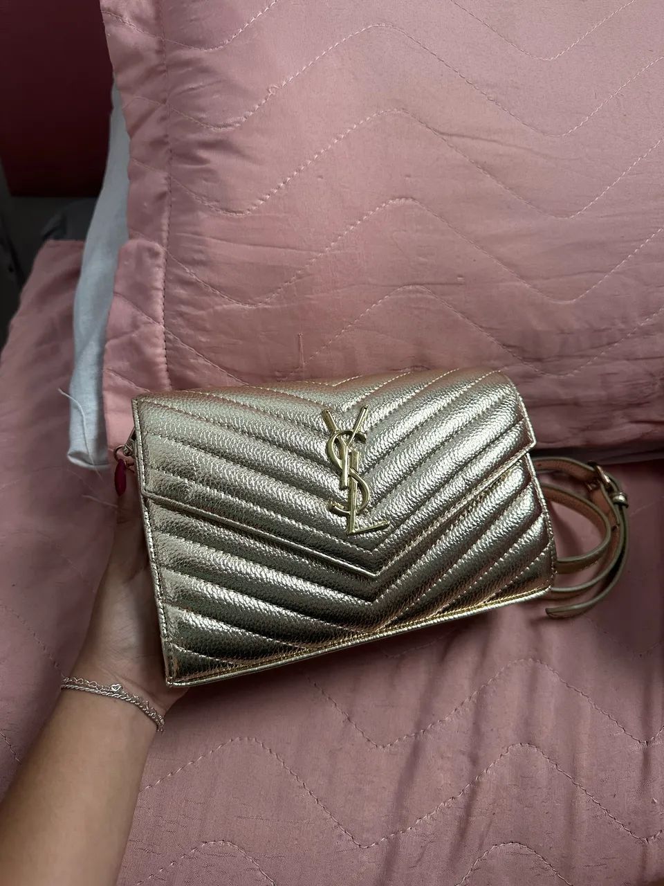 Bolsa dourada ysl