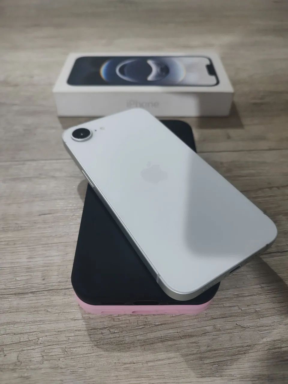 iPhone 16e 128GB ? R$ 2.590 - Foto 2
