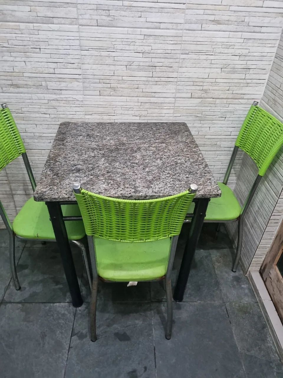 Mesa com cadeira