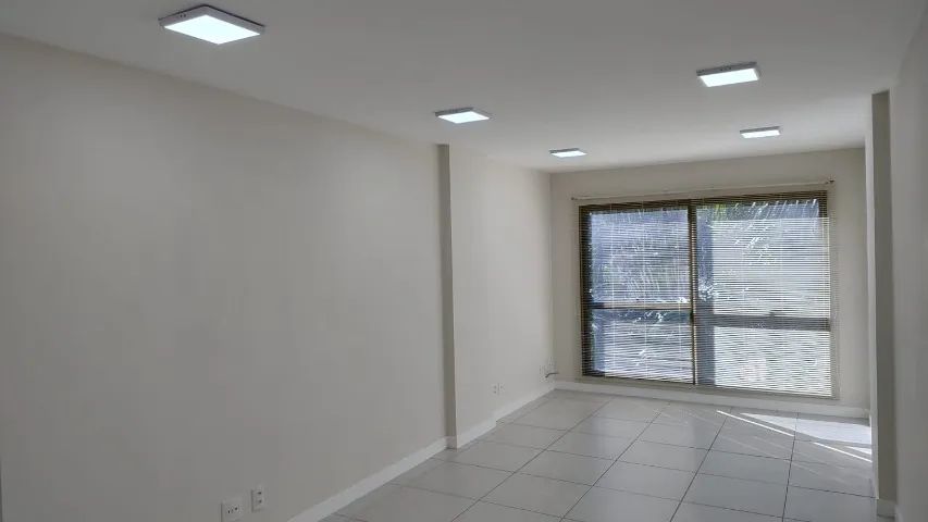 Alugo Sala Comercial com Garagem, próximo à UFSC e ao Villa Romana Shopping, na Trindade. - Foto 4
