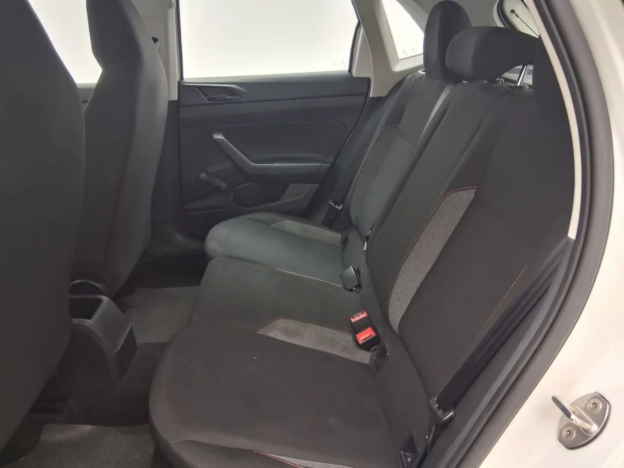 Volkswagen Polo Track 1.0 Flex 12V 5p, foto 17 de 18