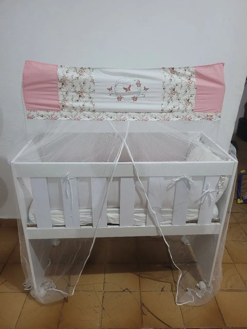 Mini berço completo com kit menina 