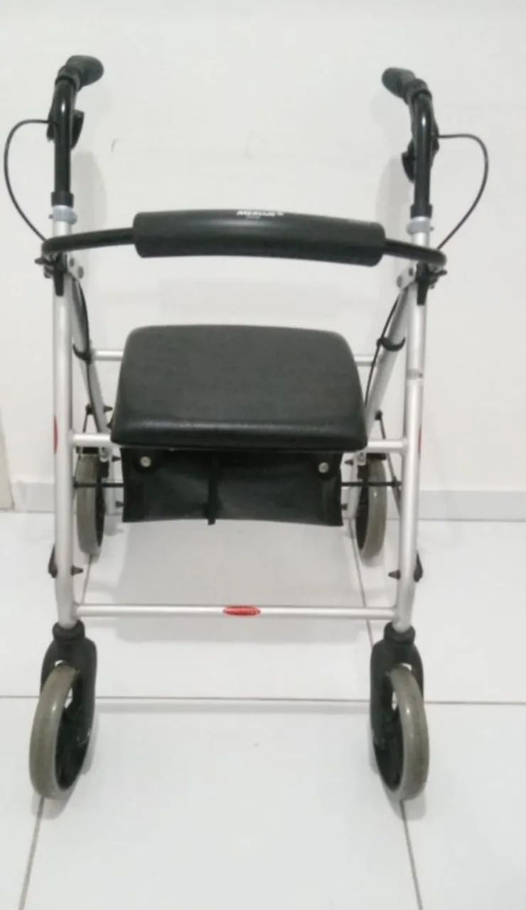 Andador com rodinhas