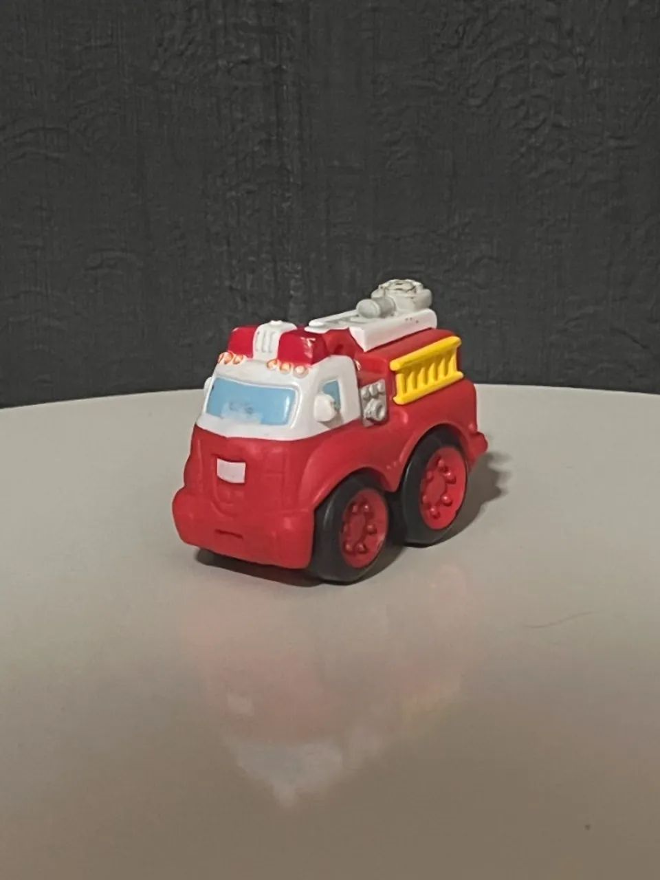 Carrinho emborrachado Tonka para bebe