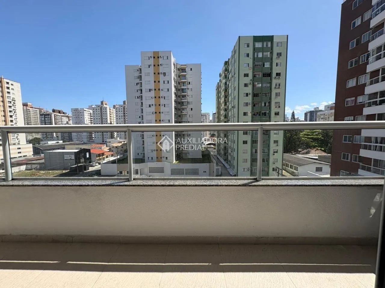 Apartamento à venda em Campinas com 64 m² e 2 dormitórios/quartos disponíveis.