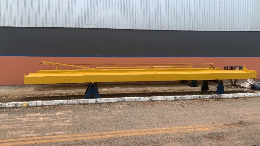 Vende se ponte rolante com 20 metros para 3 toneladas
