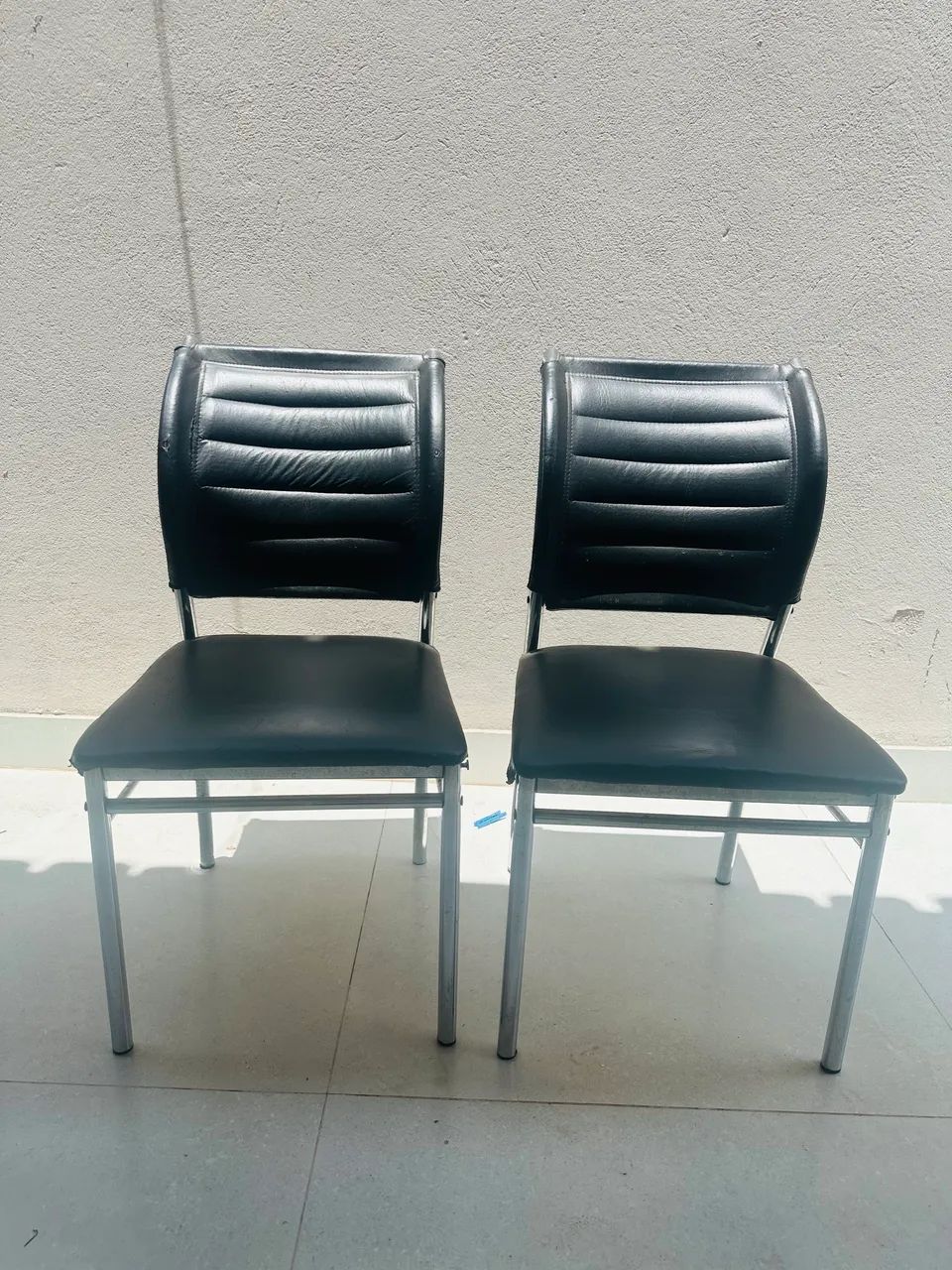 Oito cadeiras usadas em bom estado!!  - Foto 2