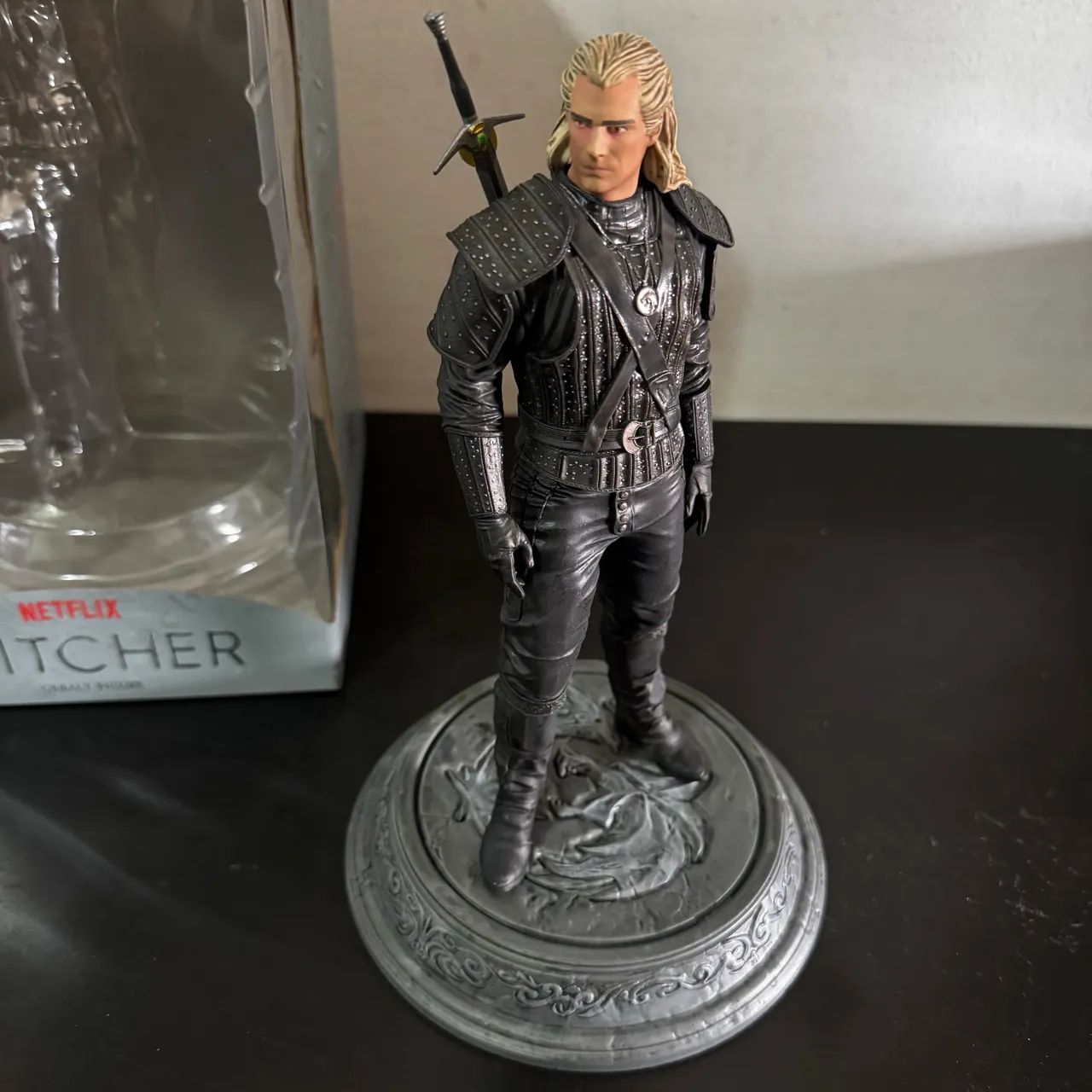 Figure Dark Horse Lacrado Original Geralt Witcher - Foto 2