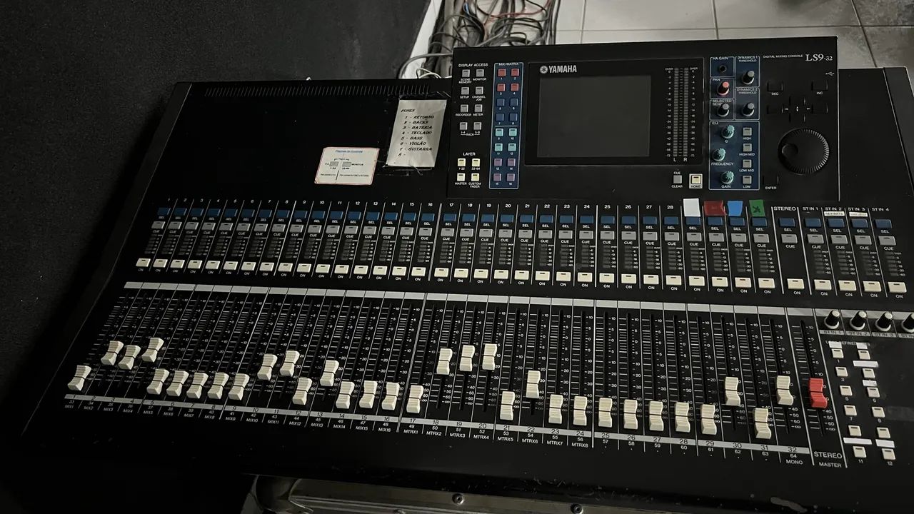Mesa YAMAHA LS9  - Foto 2