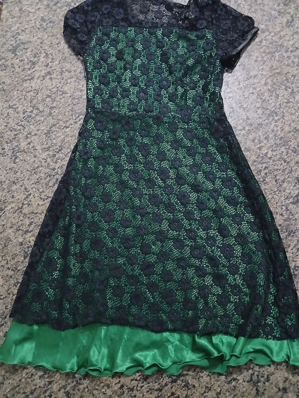 Vendo vestido de renda 