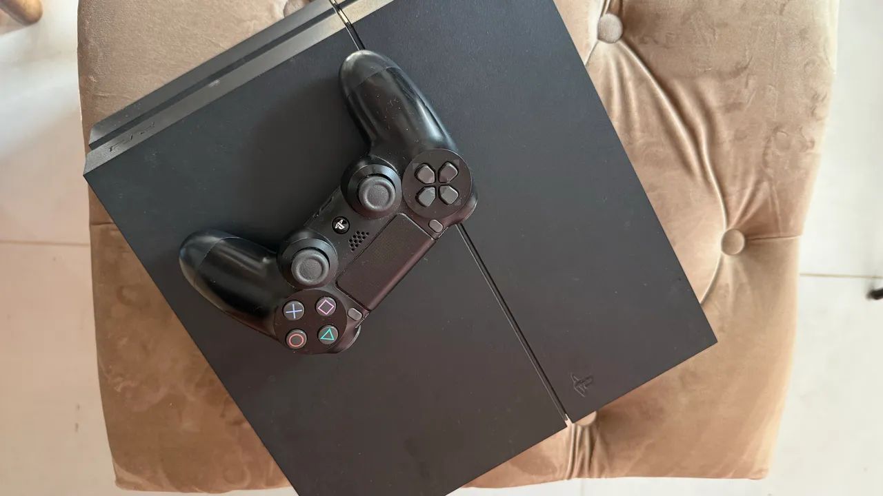 PlayStation 4 - Consoles de Vídeo Game - Vila Nova, Porto Alegre