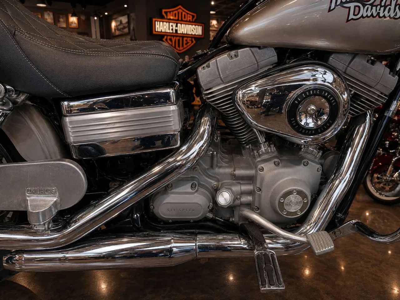 Harley Davidson Dyna Super Guide  - Foto 4