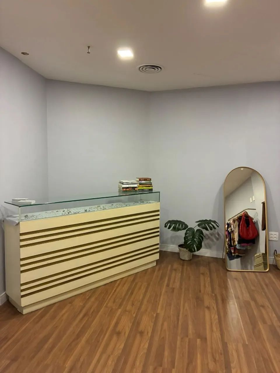 VENDO LOJA FEMININA COMPLETA
