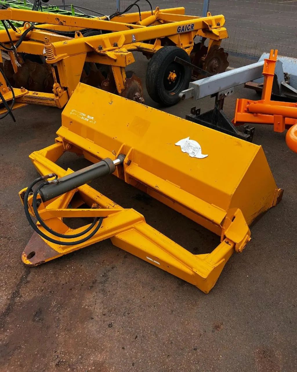 TRATOR VALTRA  - Foto 4