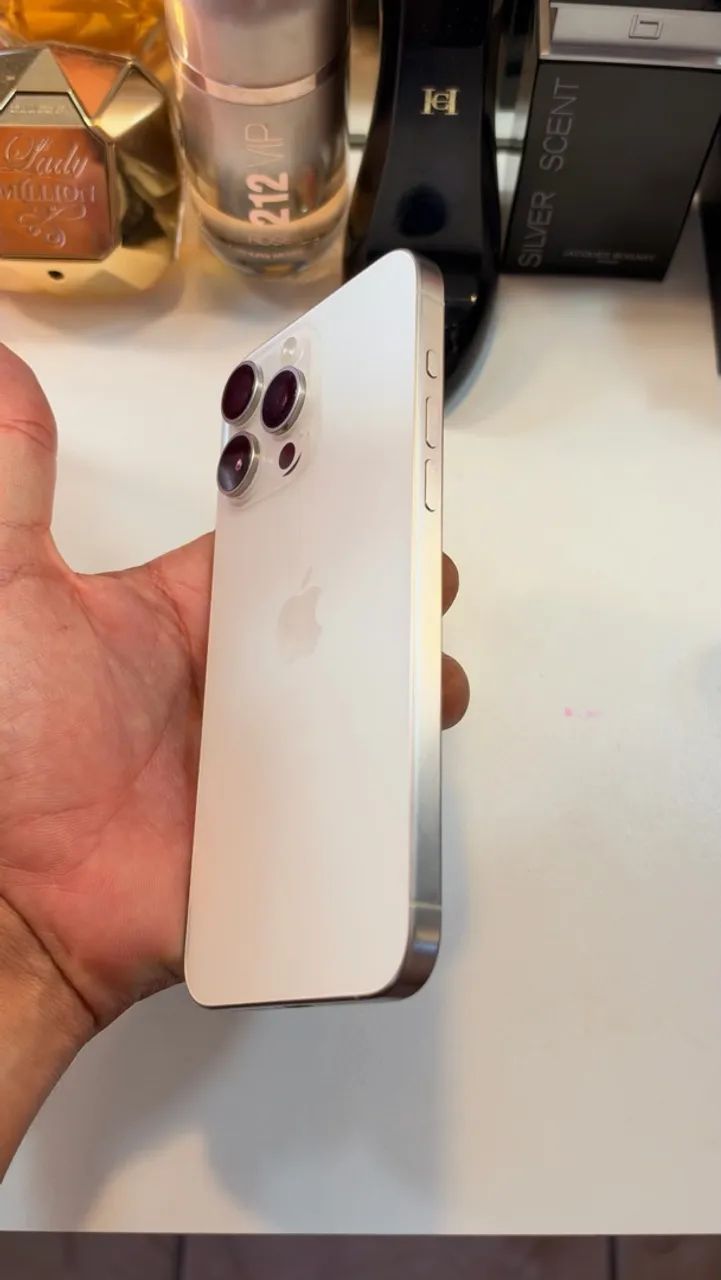 iPhone 15 Pro Max - 256GB - Foto 3
