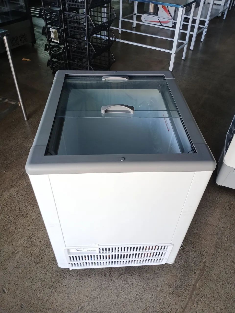 Freezer Horizontal Fricon 216 Litros com Led - Foto 3