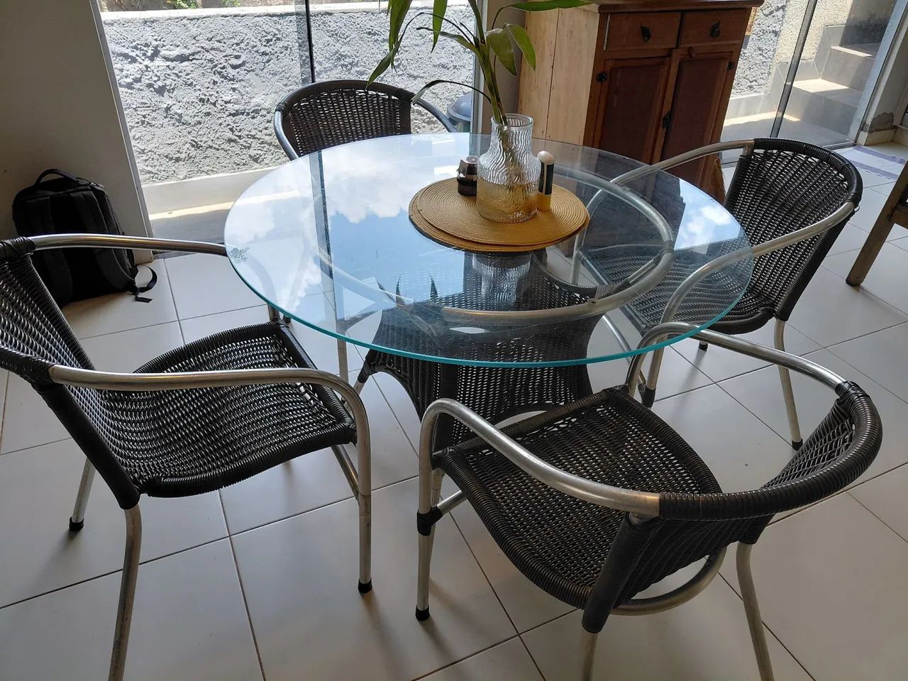 Mesa com 4 cadeiras