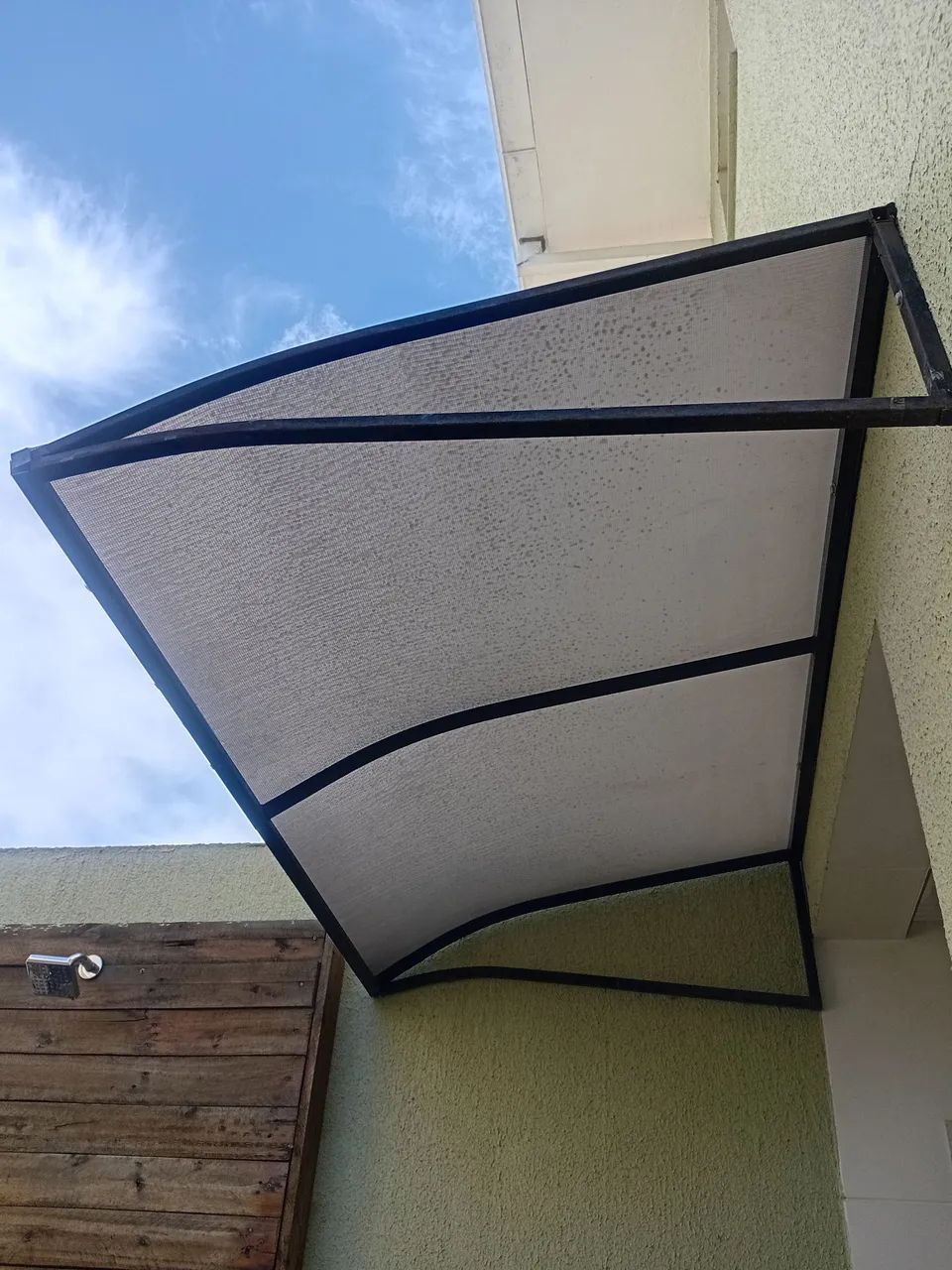 Toldo pouquíssimo usado