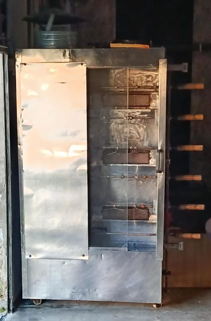 Máquina de Assar Frango 6 Espetos