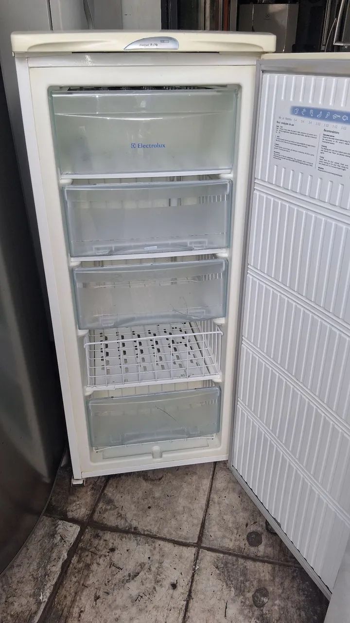 Vendemos esse freezer com 90 dias de garantia 
